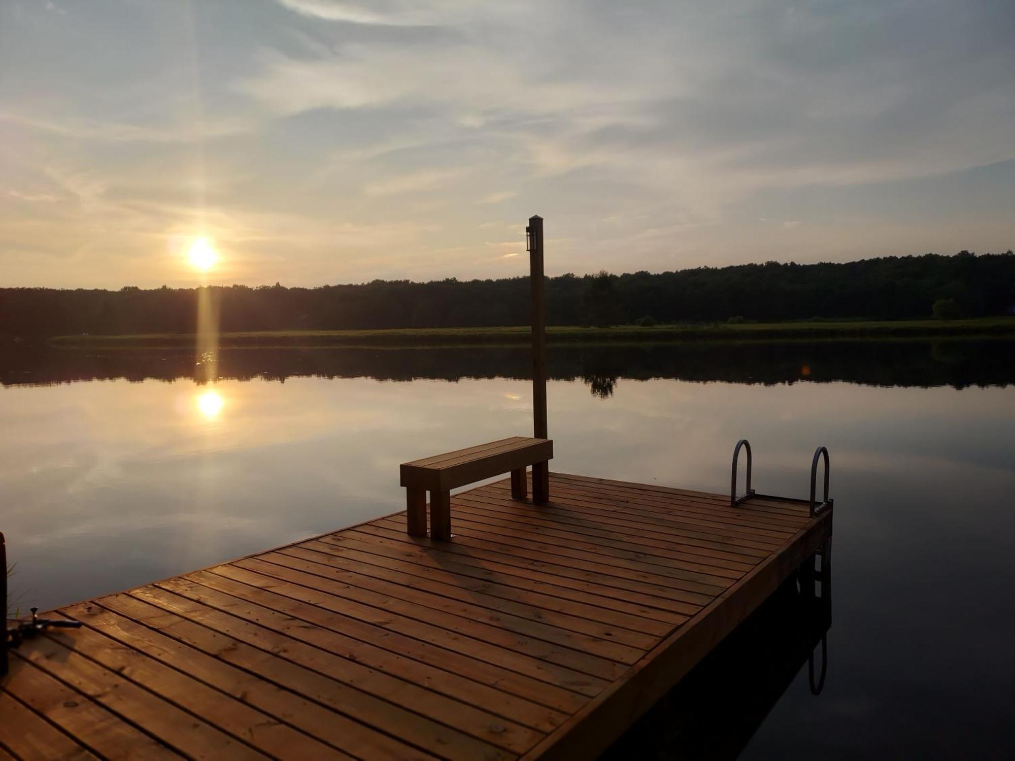 Poconos Brand New Lakefront Oasis 1 Acre, Hottub Gameroom Firepits Talk About Privacy Albrightsville Luaran gambar
