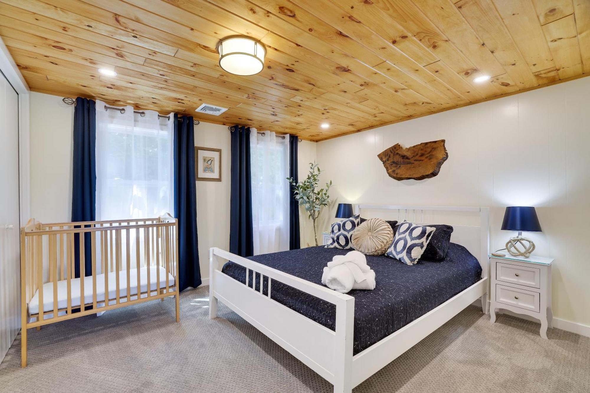 Poconos Brand New Lakefront Oasis 1 Acre, Hottub Gameroom Firepits Talk About Privacy Albrightsville Luaran gambar