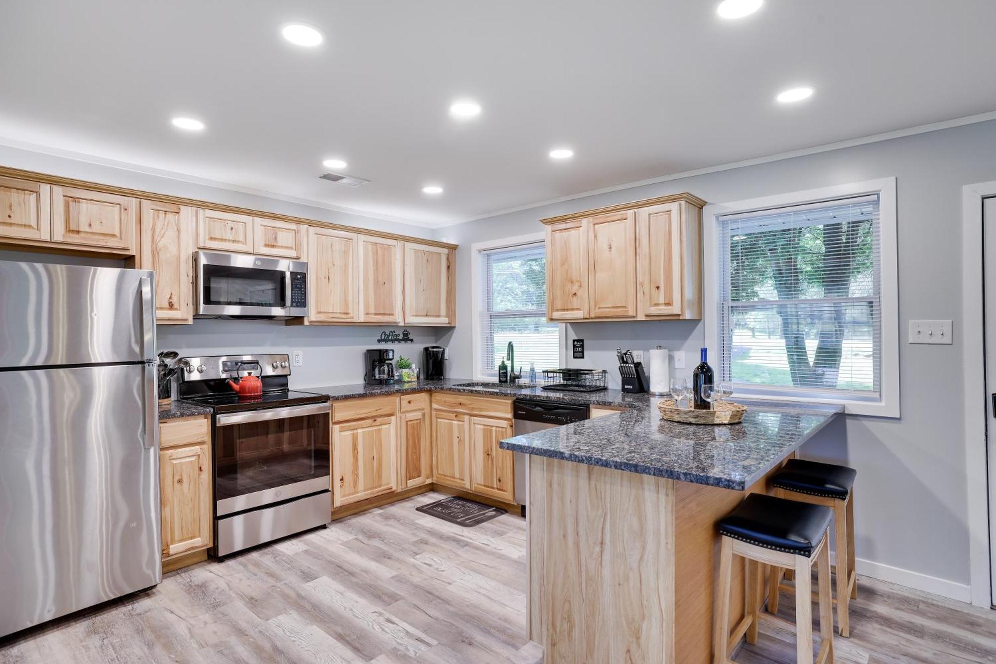 Poconos Brand New Lakefront Oasis 1 Acre, Hottub Gameroom Firepits Talk About Privacy Albrightsville Luaran gambar
